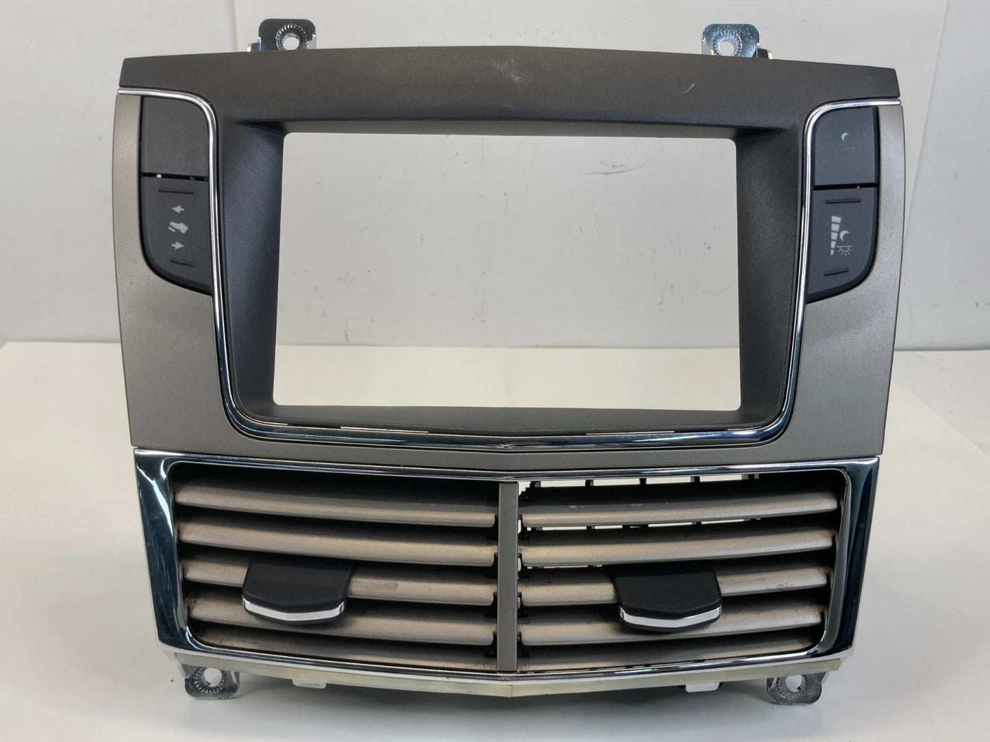 2010-2012 LINCOLN MKT DASH CENTER RADIO BEZEL DISPLAY PANEL TRIM AIR VENTS OEM