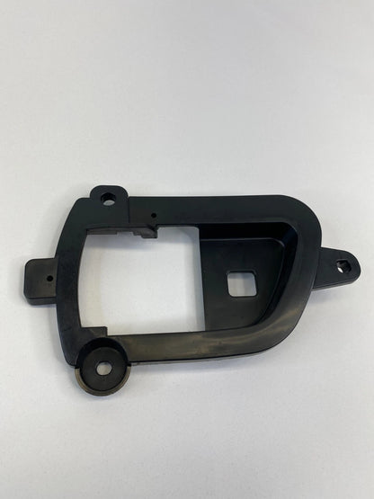 2007-2013 MITSUBISHI OUTLANDER FRONT LEFT INTERIOR DOOR HANDLE BEZEL SPC011649 O
