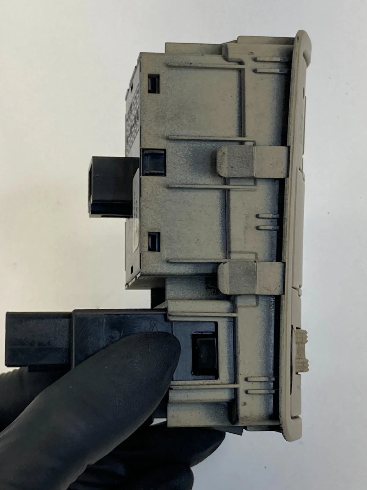 2012-2017 HYUNDAI ACCENT ECO TRACTION CONTROL LIGHT DIMMER SWITCH OEM 3AK1RJ1710
