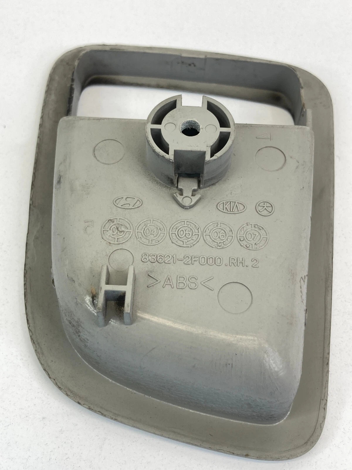 2004-2009 KIA SPECTRA EX SEDAN REAR RIGHT SIDE DOOR HANDLE BEZEL TRIM 836212F000