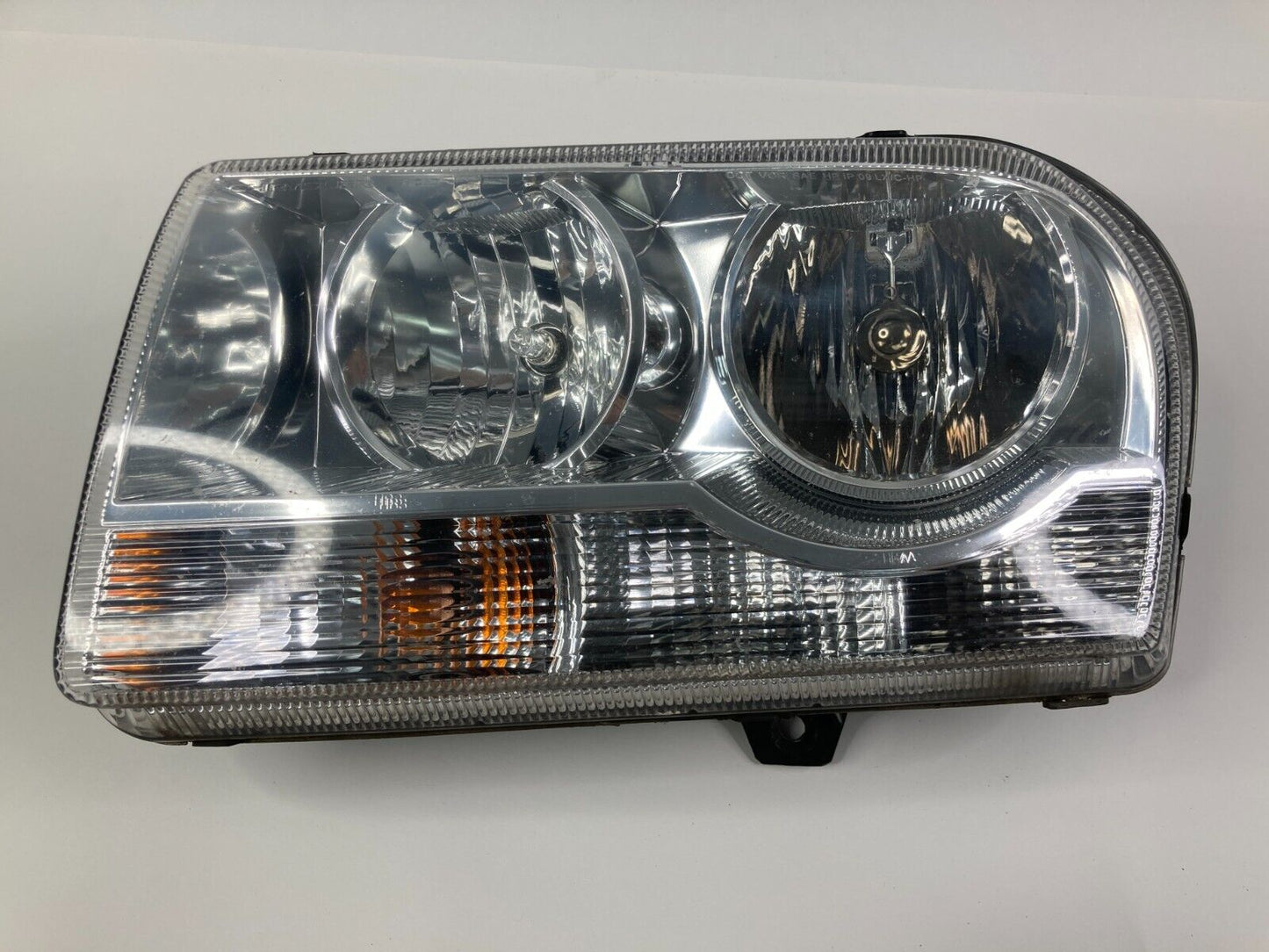 2008-2010 Chrysler 300 Sedan 4-DR Left Driver Side Headlight Headlamp 57010757AA