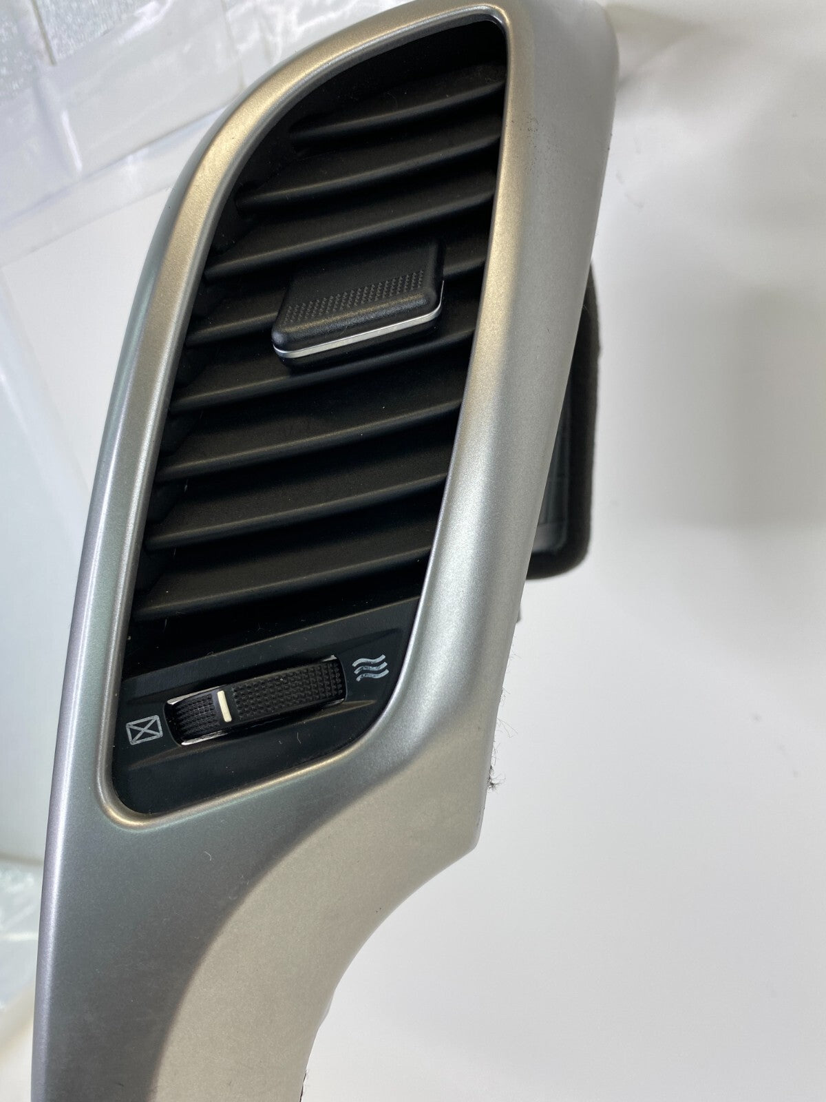 13-17 Hyundai Elantra GT Center Right Interior Garnish Molding Air Vent Duct OEM