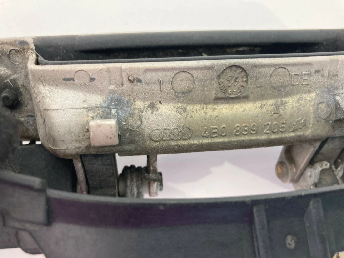 1998-2004 AUDI A6 QUATTRO REAR LEFT DRIVER SIDE EXTERIOR DOOR HANDLE ASSEMBLY