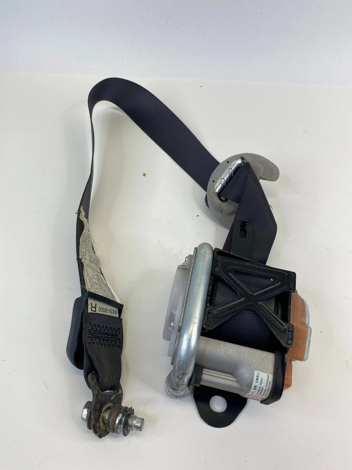 2010 10 KIA SOUL FRONT RIGHT PASSENGER SIDE SEAT BELT RETRACTOR 88820-2K500 OEM