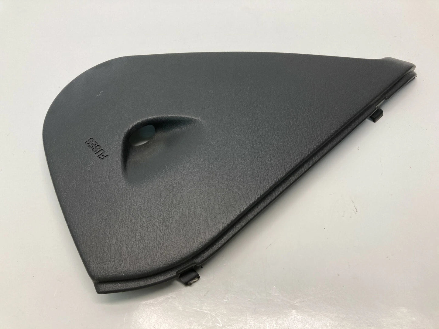 1999-2005 PONTIAC GRAND AM DASH LEFT SIDE FUSE BOX ACCESS PANEL COVER 22618851 O