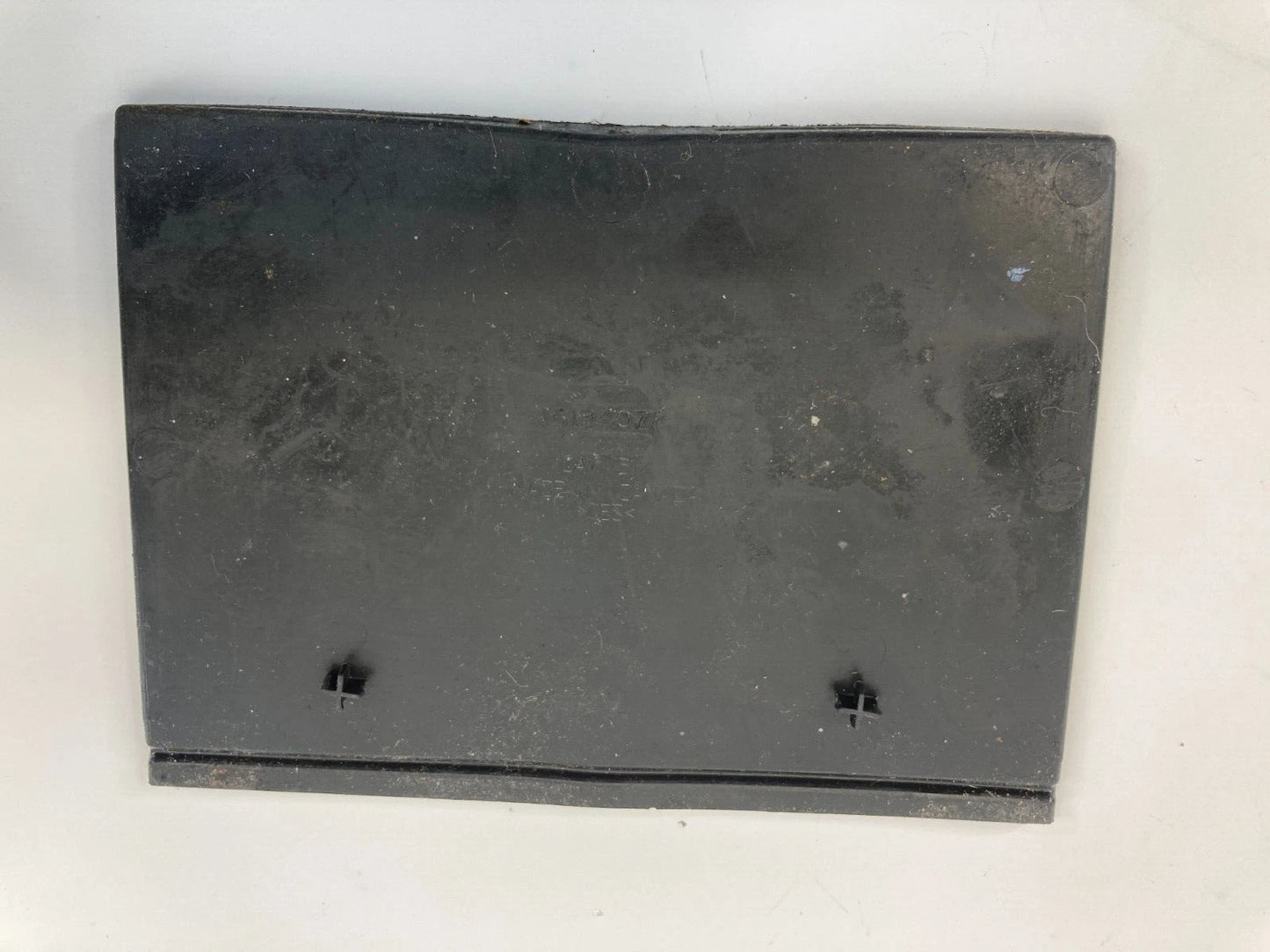 2003-2006 CHEVROLET AVALANCHE 1500 CENTER CONSOLE RUBBER MAT INSERT TRAY OEM