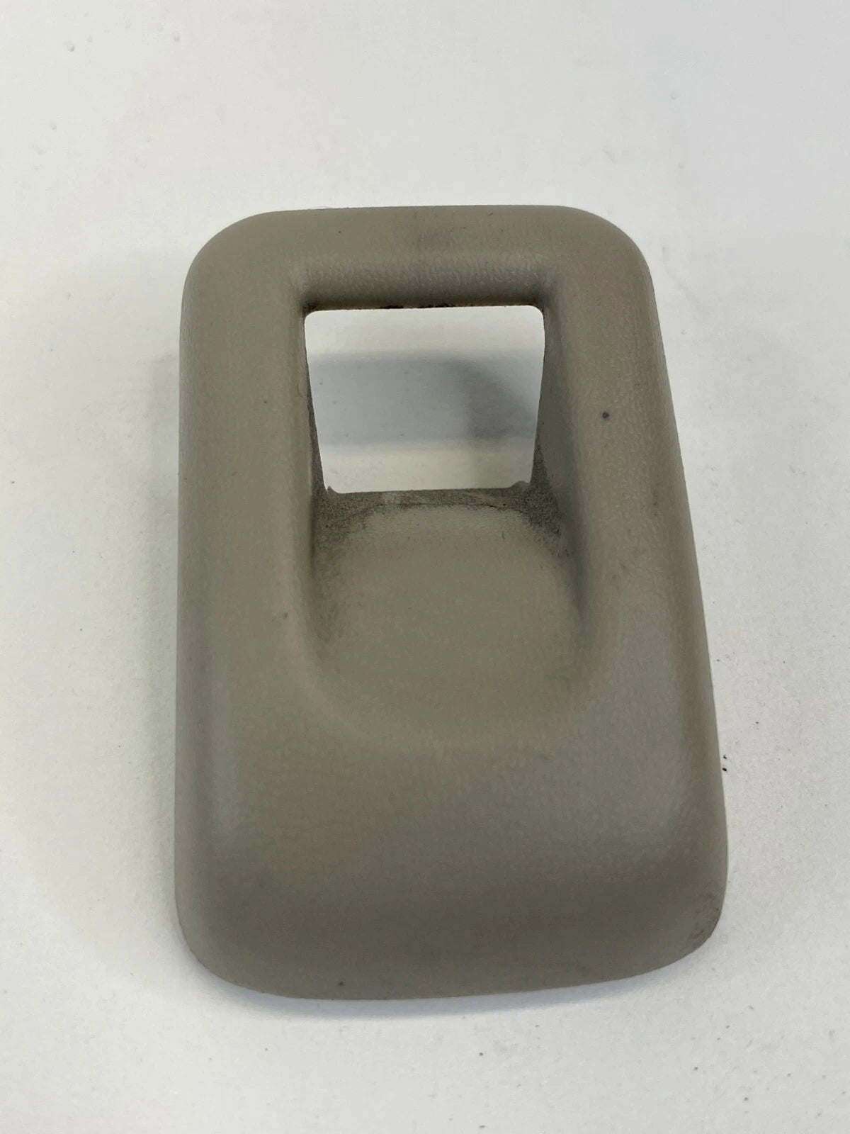 1998 1999 20002 2001 2002 TOYOTA COROLLA REAR SEAT CHILD ANCHOR CLIP TRIM COVER