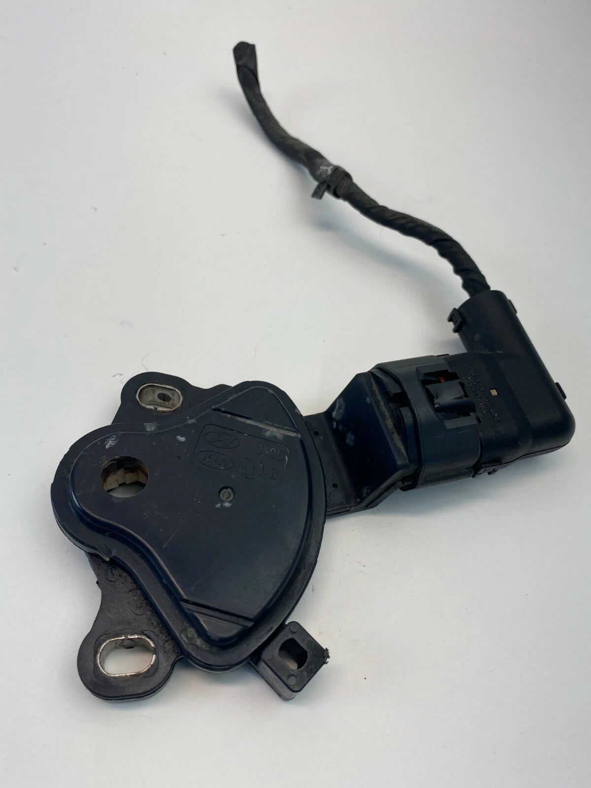 2007 2008 2009 2010 HYUNDAI ELANTRA SEDAN 2.0L L4 AT NEUTRAL SAFETY SWITCH OEM