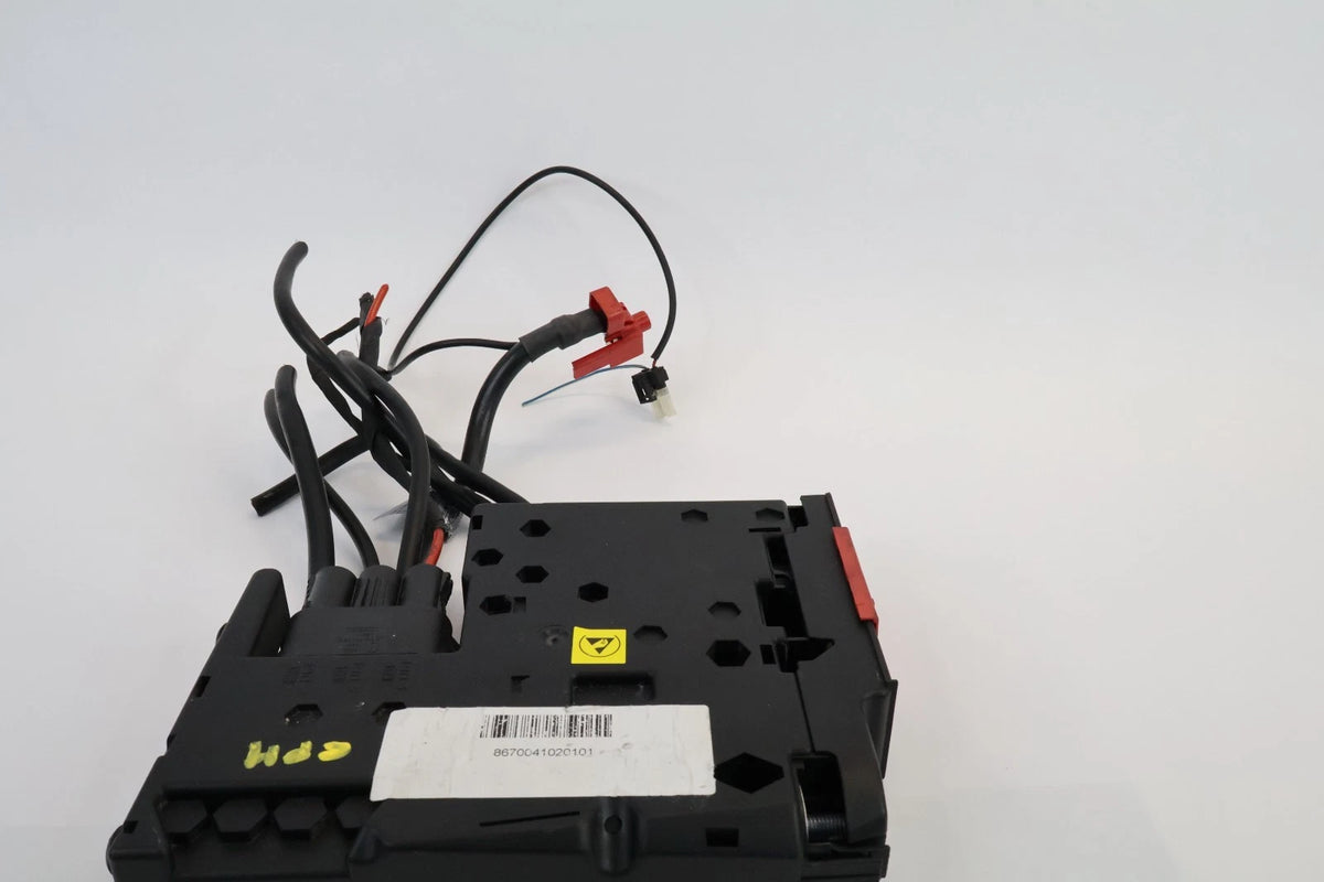 2010-2016 MERCEDES W212 E350 E550 BATTERY POSITIVE TERMINAL FUSE BOX OEM