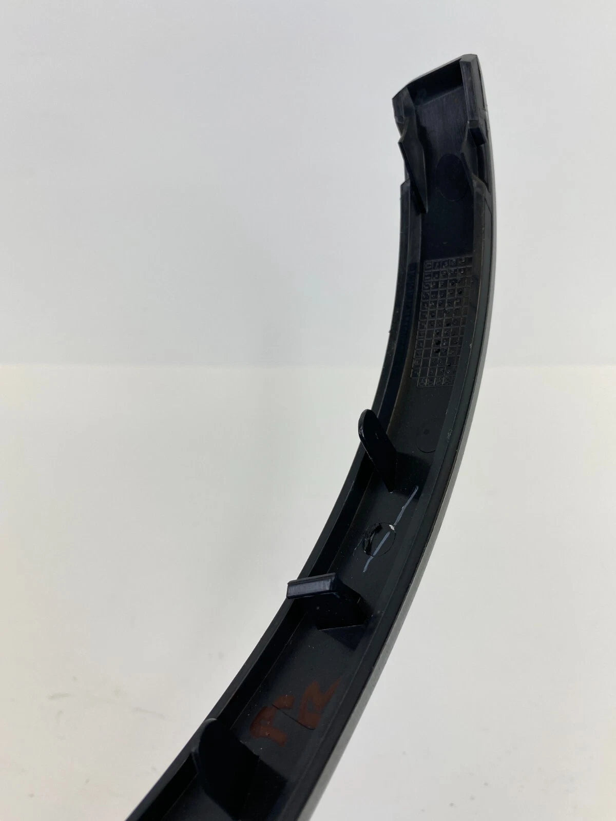 10-12 GMC ACADIA REAR RIGHT SIDE INTERIOR DOOR PULL HANDLE TRIM BEZEL 25801075