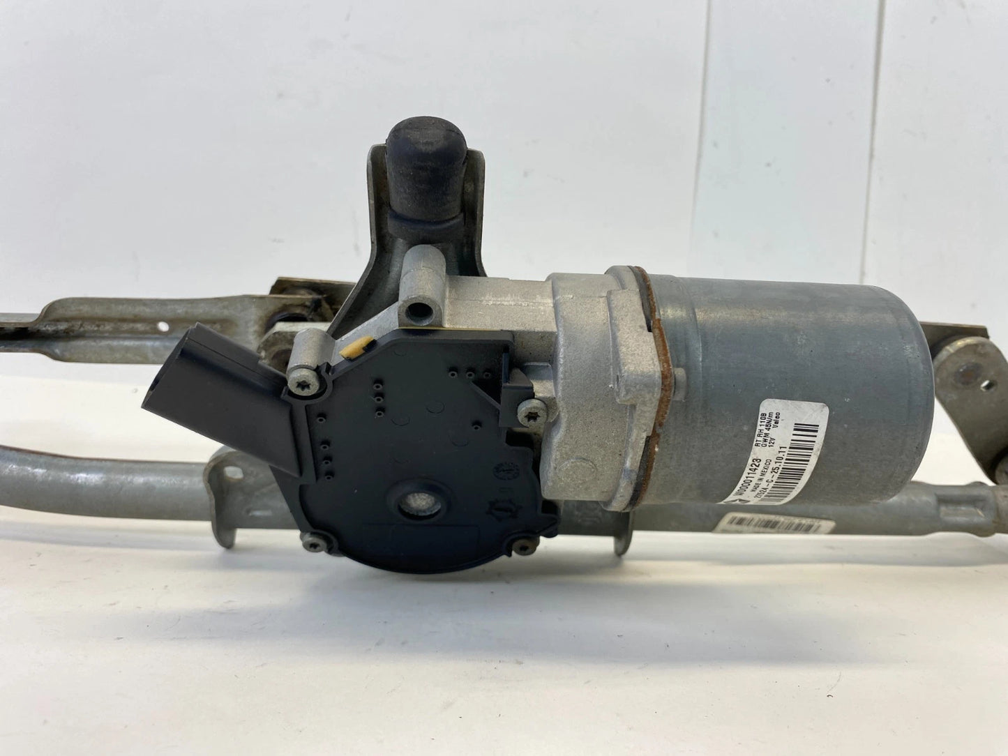 2008-2020 DODGE GRAND CARAVAN FRONT WINDSHIELD WIPER MOTOR W/ LINKAGE W000011423