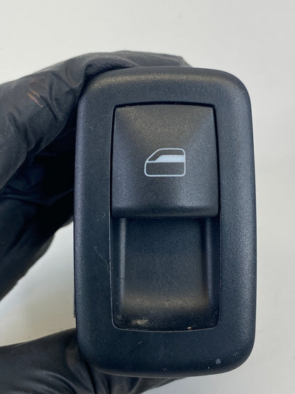 2010 2011 Chrysler Town & Country Rear Right Power Window Switch Assembly OEM