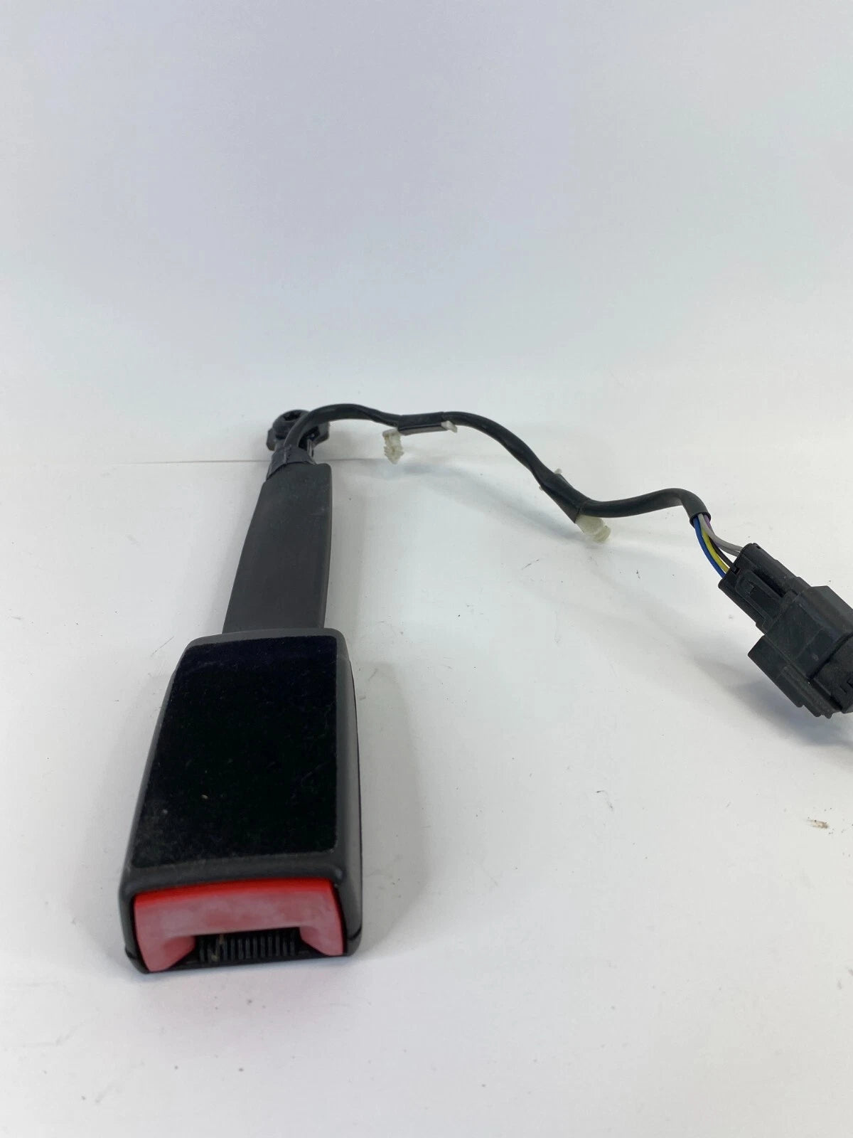 2013-2016 FORD FUSION FRONT RIGHT PASSENGER SIDE SEAT BELT BUCKLE DG93-F61208