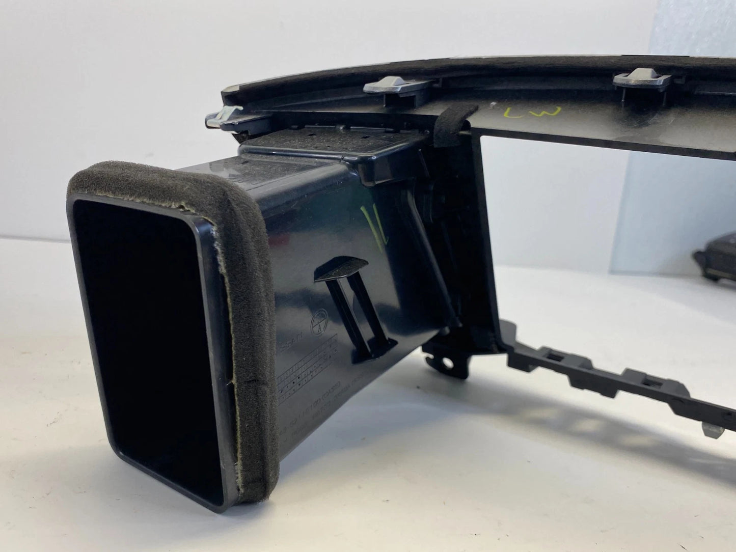 13-20 NISSAN PATHFINDER CENTER DASH RADIO SCREEN BEZEL AIR VENTS 68270-3KA0A OEM