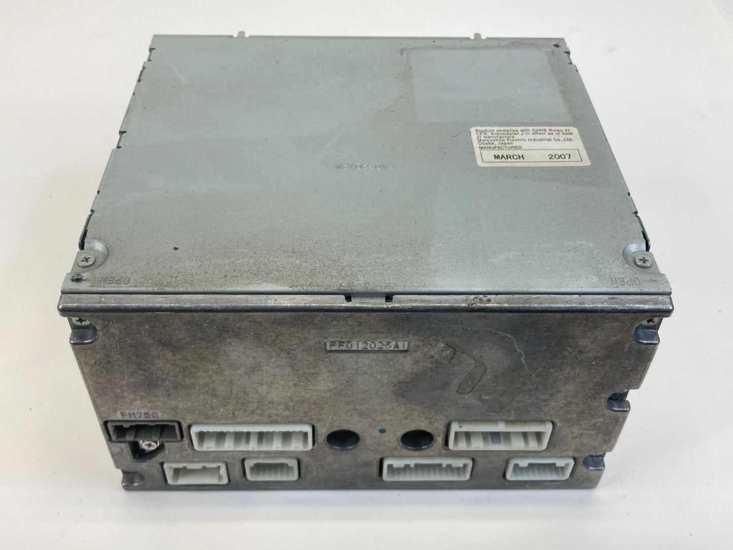 2005-2007 INFINITI G35 SEDAN AM FM 6 DISC CD PLAYER RADIO UNIT FF012025A1 OEM