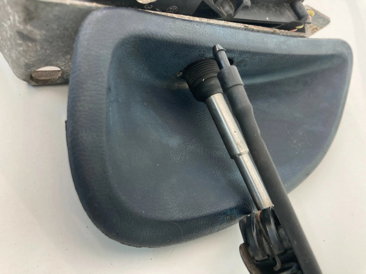 2003 2004 VOLVO XC70 FRONT BUMPER HEAD LIGHT WIPER WASHER MOTOR TRIM GROMMET OEM