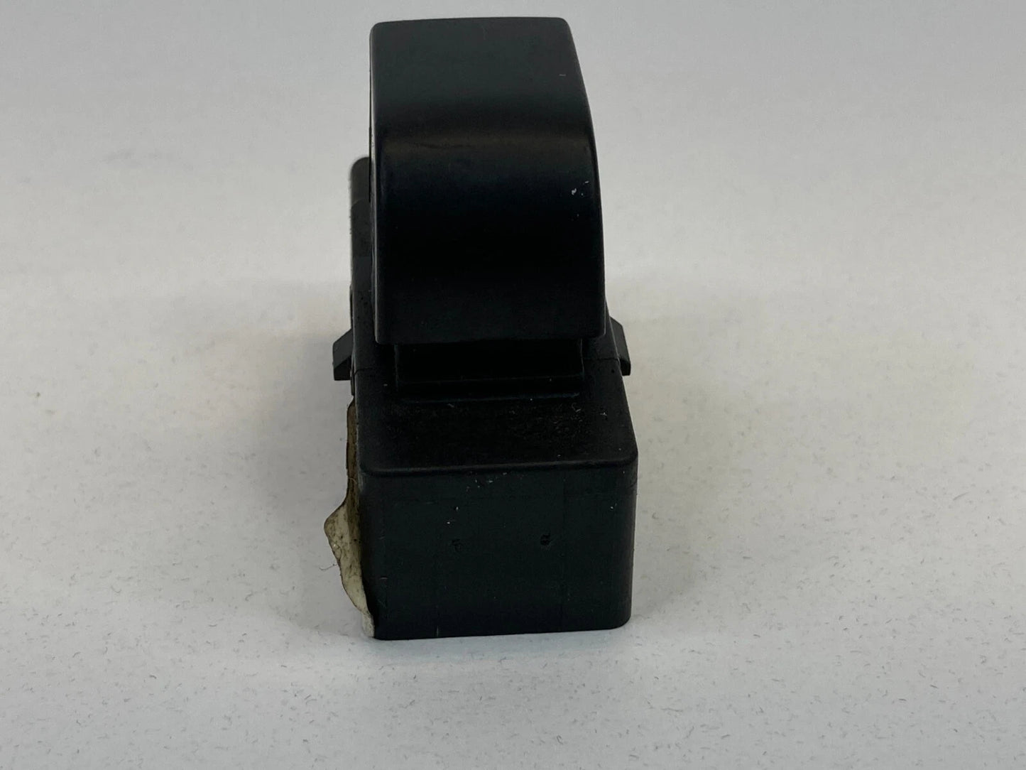 1998-2001 NISSAN ALTIMA REAR LEFT BACK DOOR WINDOW BUTTON SWITCH 25411-9E000 OEM