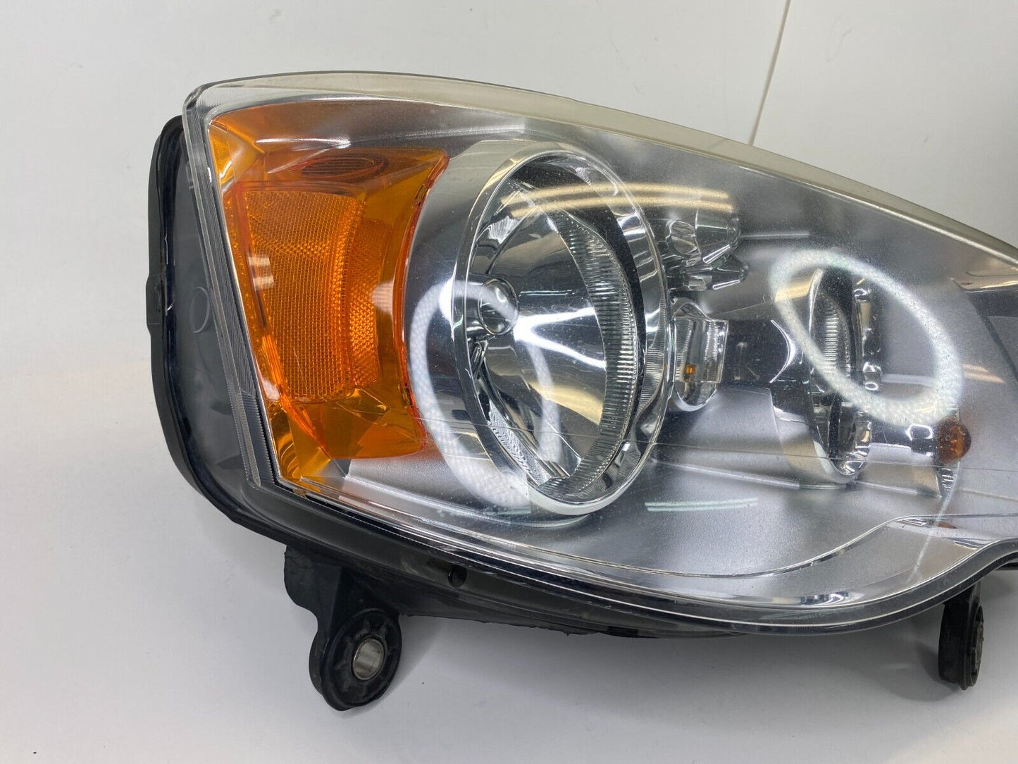 08-16 Chrysler Town & Country Right Side Headlight Headlamp Halogen 05113336AE