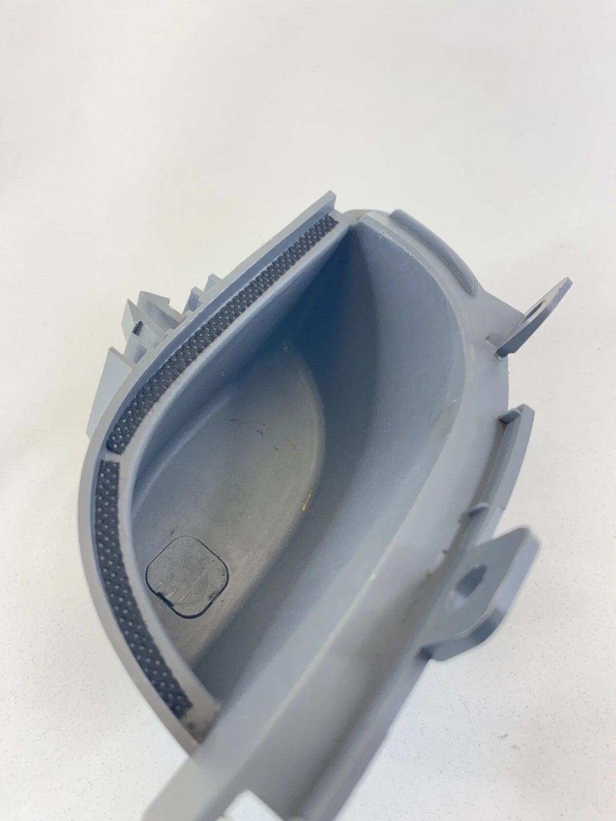 11-14 HYUNDAI SONATA FR RH SIDE INTERIOR DOOR PULL HANDLE POCKET BEZEL 827403S00