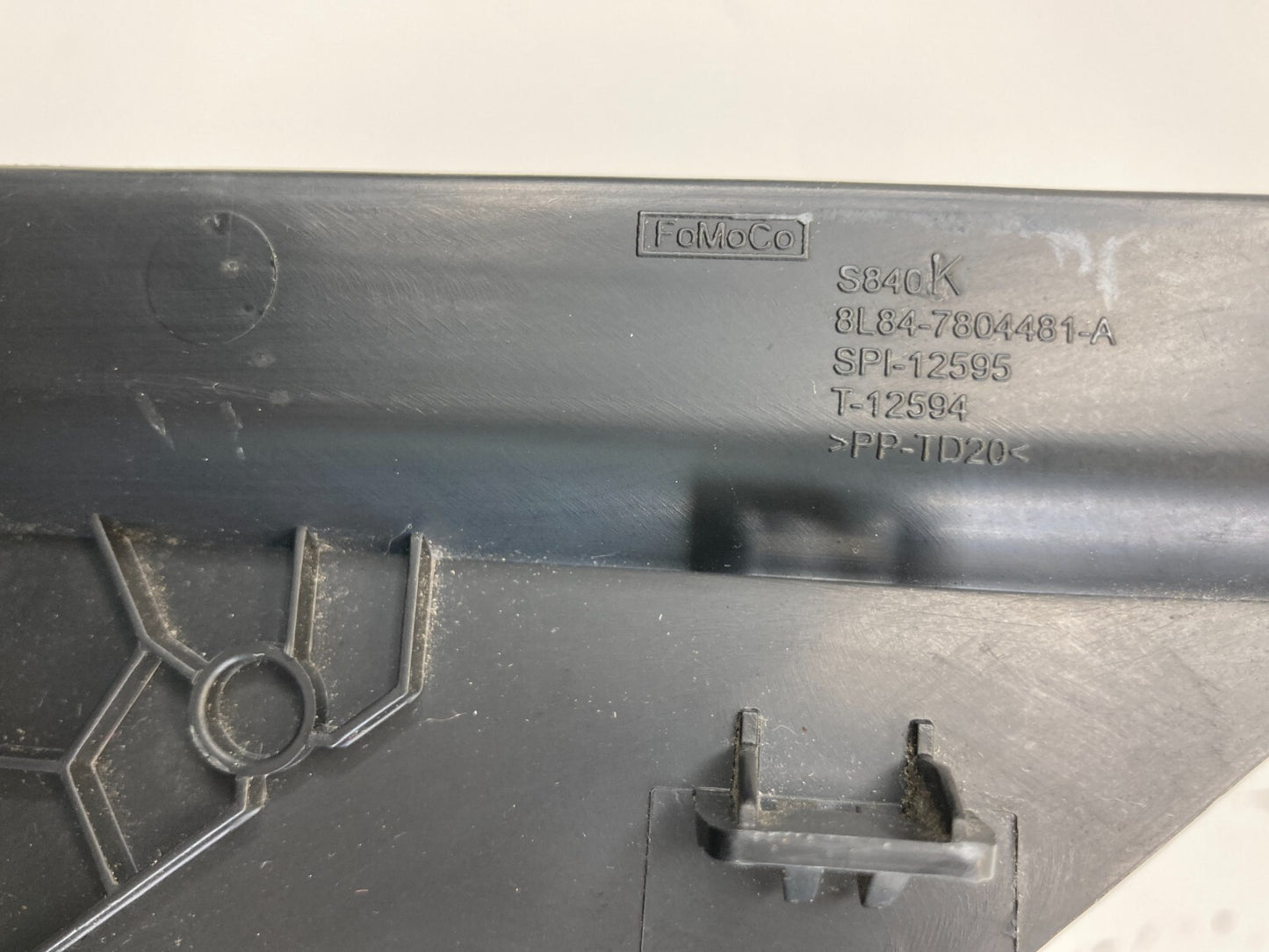 08-12 Ford Escape 08-11 Mariner Front Left Side Dash End Cap Cover 8L847804481A