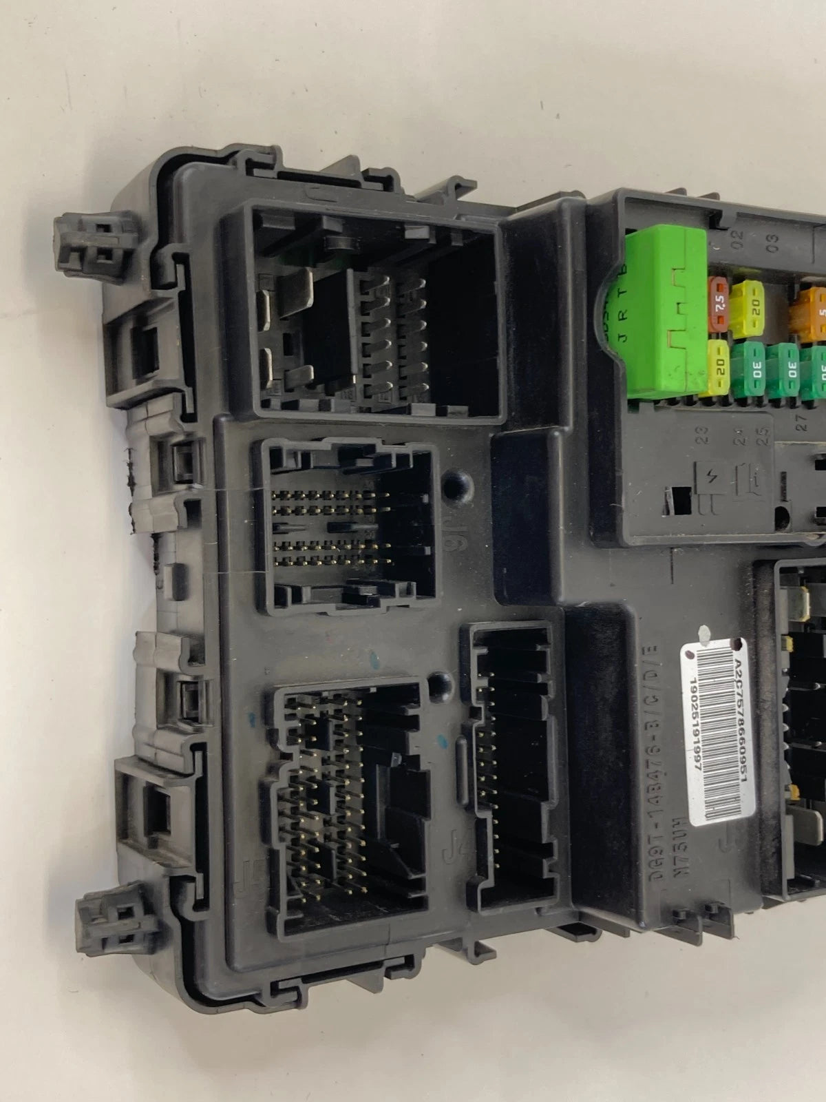 18 19 FORD EXPLORER INTERCEPTOR UTILITY CABIN JUNCTION BLOCK FUSEBOX DG9T14B476B