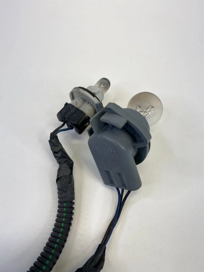2002-2009 GMC ENVOY FRONT HEADLIGHT BULBS SOCKET WIRE HARNESS CONNECTOR PLUG