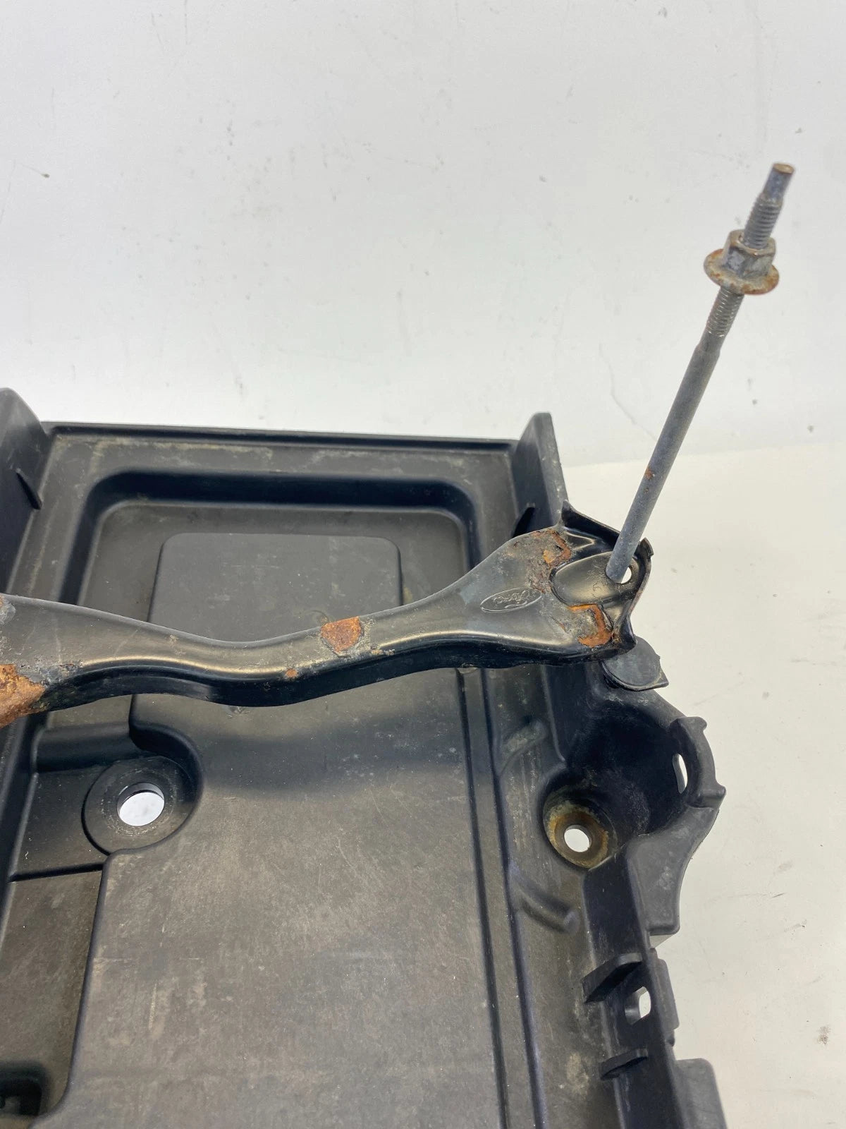 13-19 FORD EXPLORER INTERCEPTOR UTILITY BATTERY HOLDER TRAY AG13-10723-AF OEM