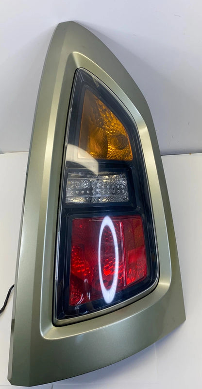 2010 2011 KIA SOUL RIGHT SIDE TAIL LIGHT LAMP BRAKE ASSEMBLY OEM 92402-2K0R