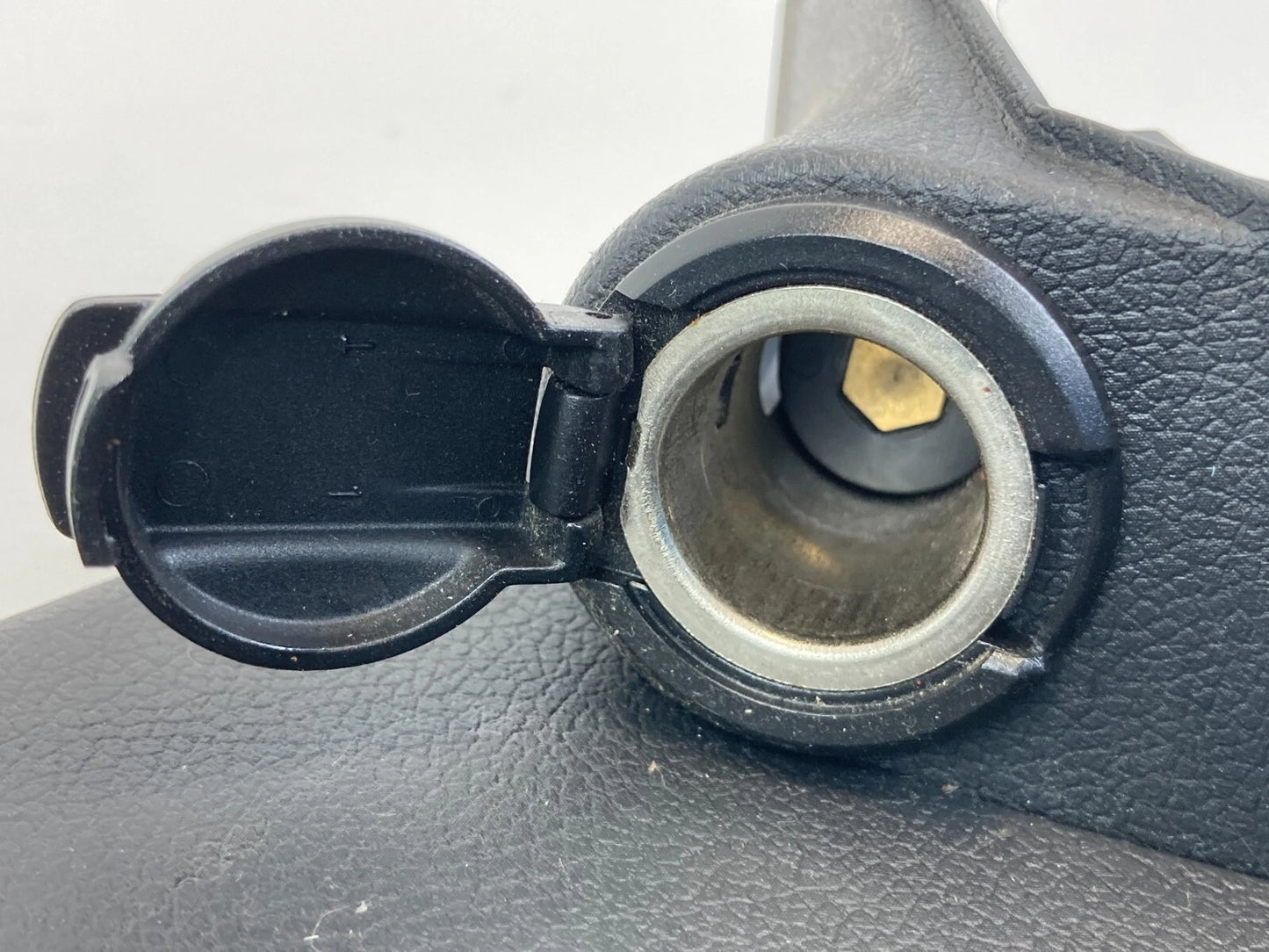 14-16 HYUNDAI ELANTRA SDN RIGHT CENTER CONSOLE FILLER PAD BEZEL 846773XAA1 KOREA