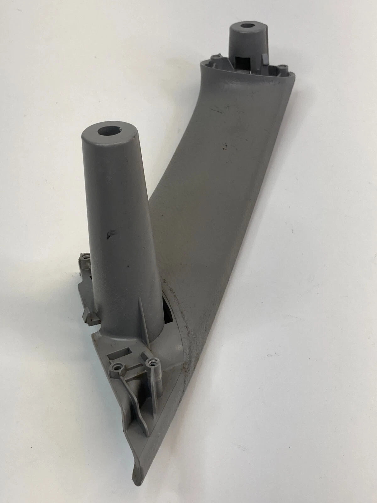 2007-2011 TOYOTA CAMRY FRONT LEFT DRIVER SIDE INNER DOOR PULL HANDLE BRACKET