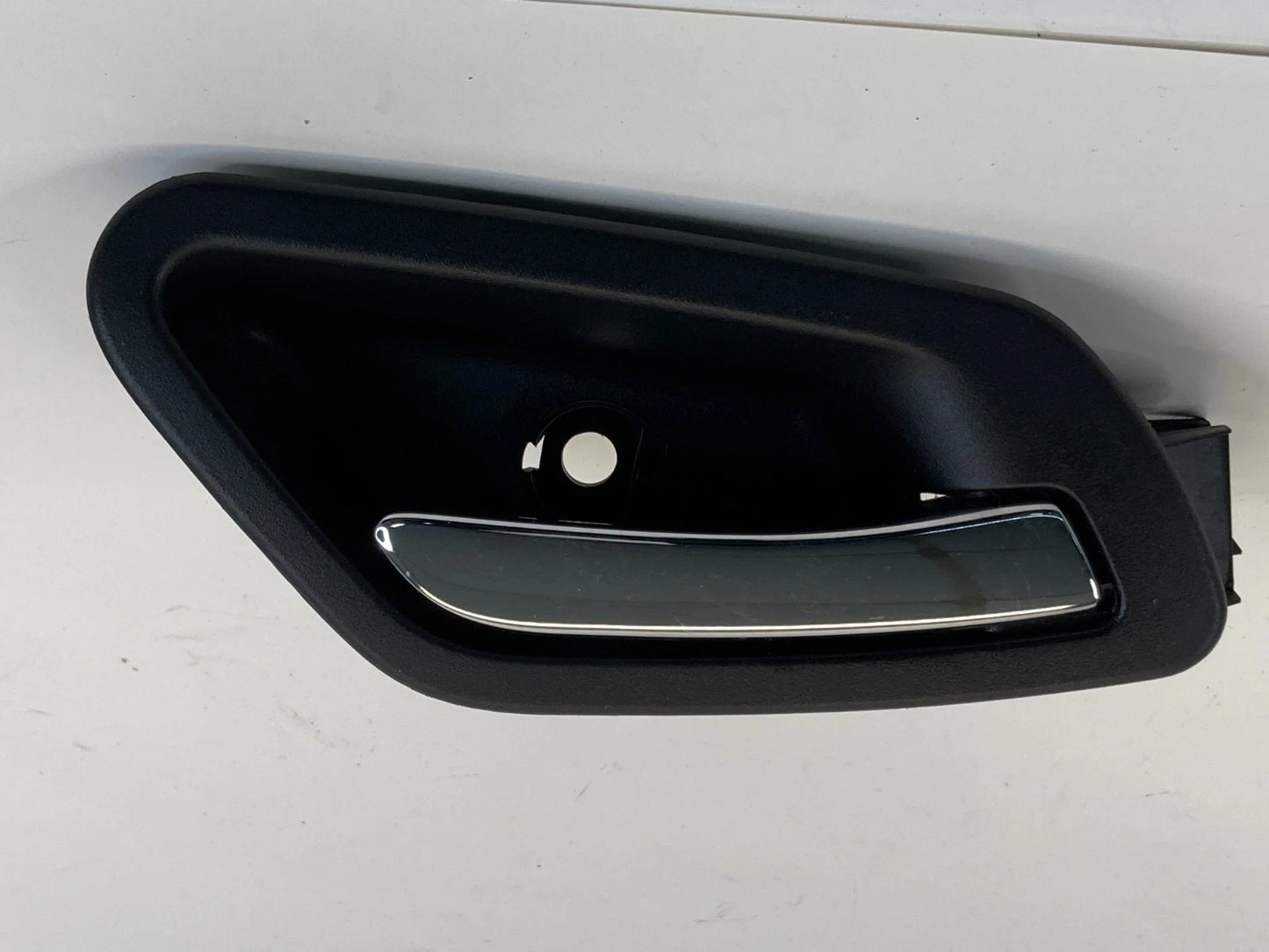 2005-2010 PONTIAC G6 REAR RIGHT PASSENGER SIDE INTERIOR DOOR HANDLE MOUNTING OEM
