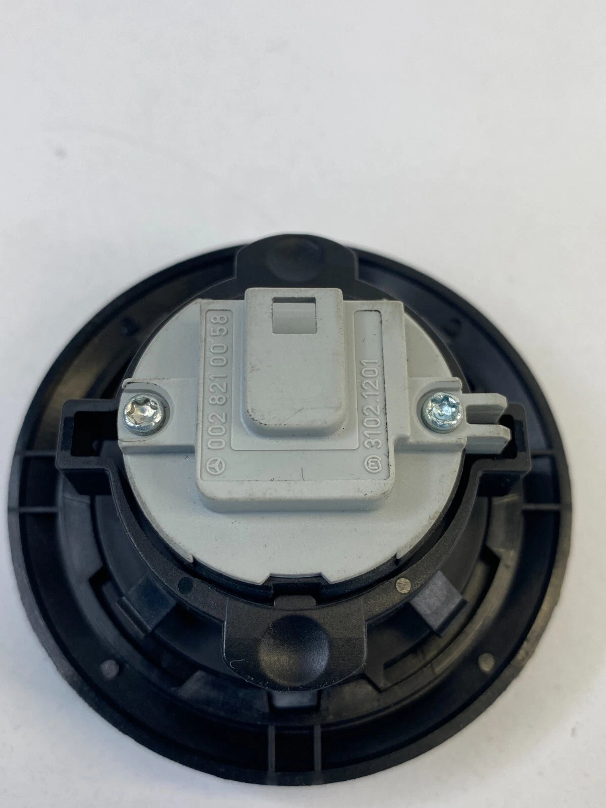2002 MERCEDES-BENZ CLK430 REAR TRUNK RELEASE SWITCH OPEN BUTTON 002-821-00-58
