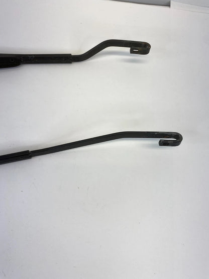 2005-2010 CHRYSLER 300 FRONT RIGHT & LEFT WINDSHIELD WIPER ARM PAIR SET OEM