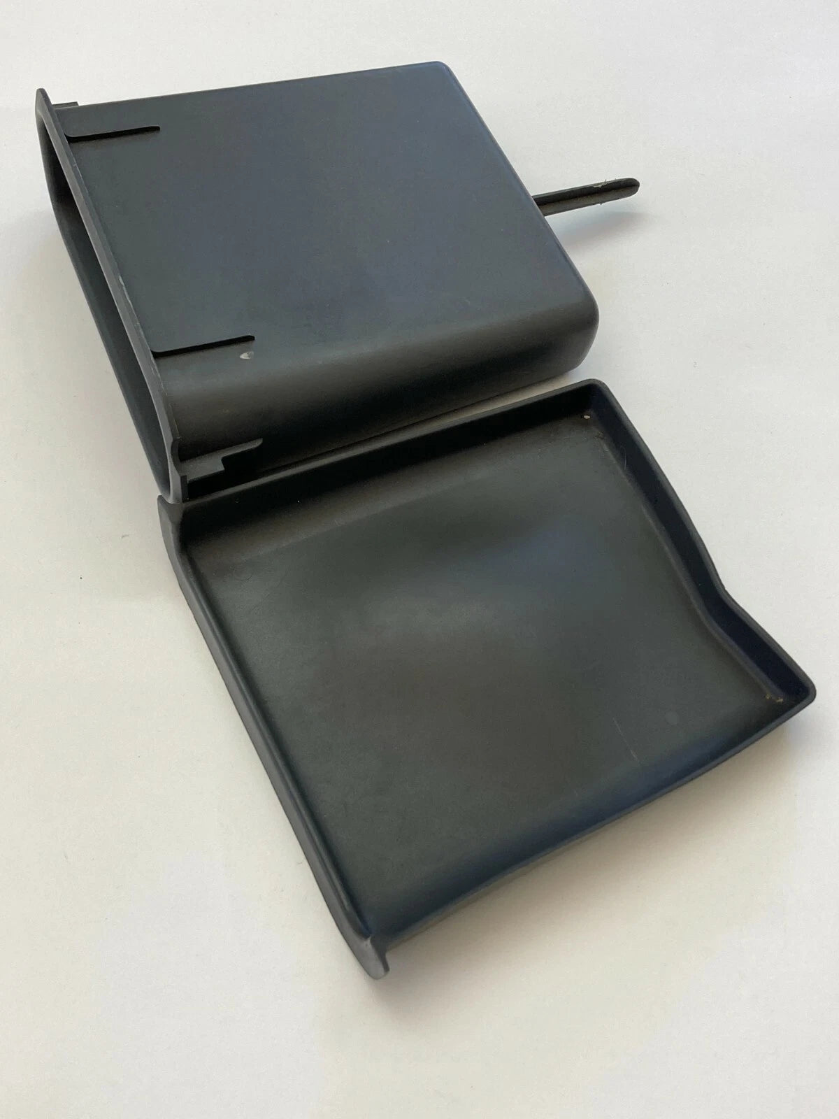 1997-1999 CHEVROLET MALIBU DASH STORAGE COMPARTMENT POCKET BEZEL TRIM 22644330