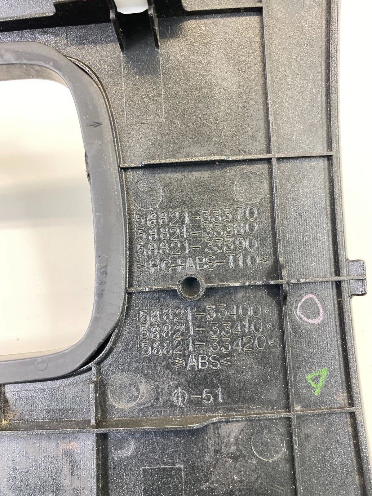 2002 2003 LEXUS ES300 FRONT CENTER CONSOLE SHIFTER UPPER PANEL 58821-33370