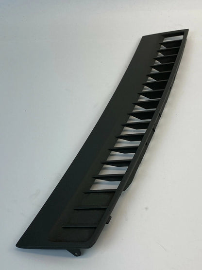 2005-2007 JEEP GRAND CHEROKEE UPPER RIGHT DASH DEFROST GARNISH VENT COVER TRIM