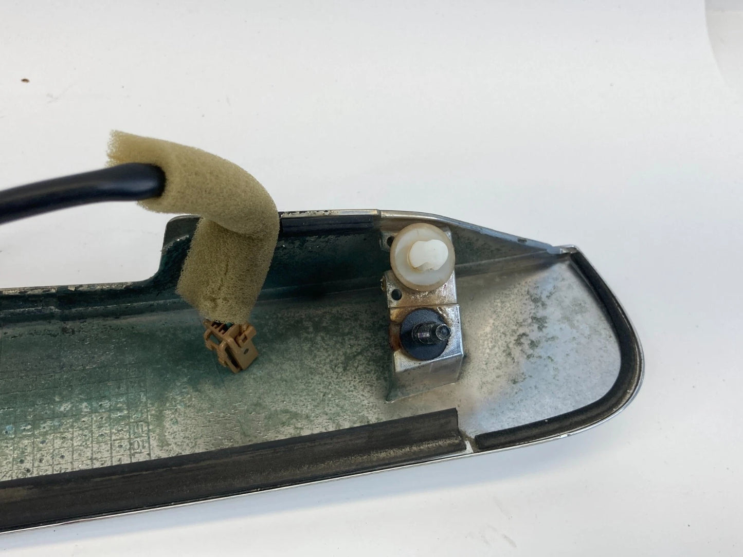 2014 2015 NISSAN ROGUE SELECT HATCH LIFTGATE TAILGATE LICENSE PLATE MOLDING OEM