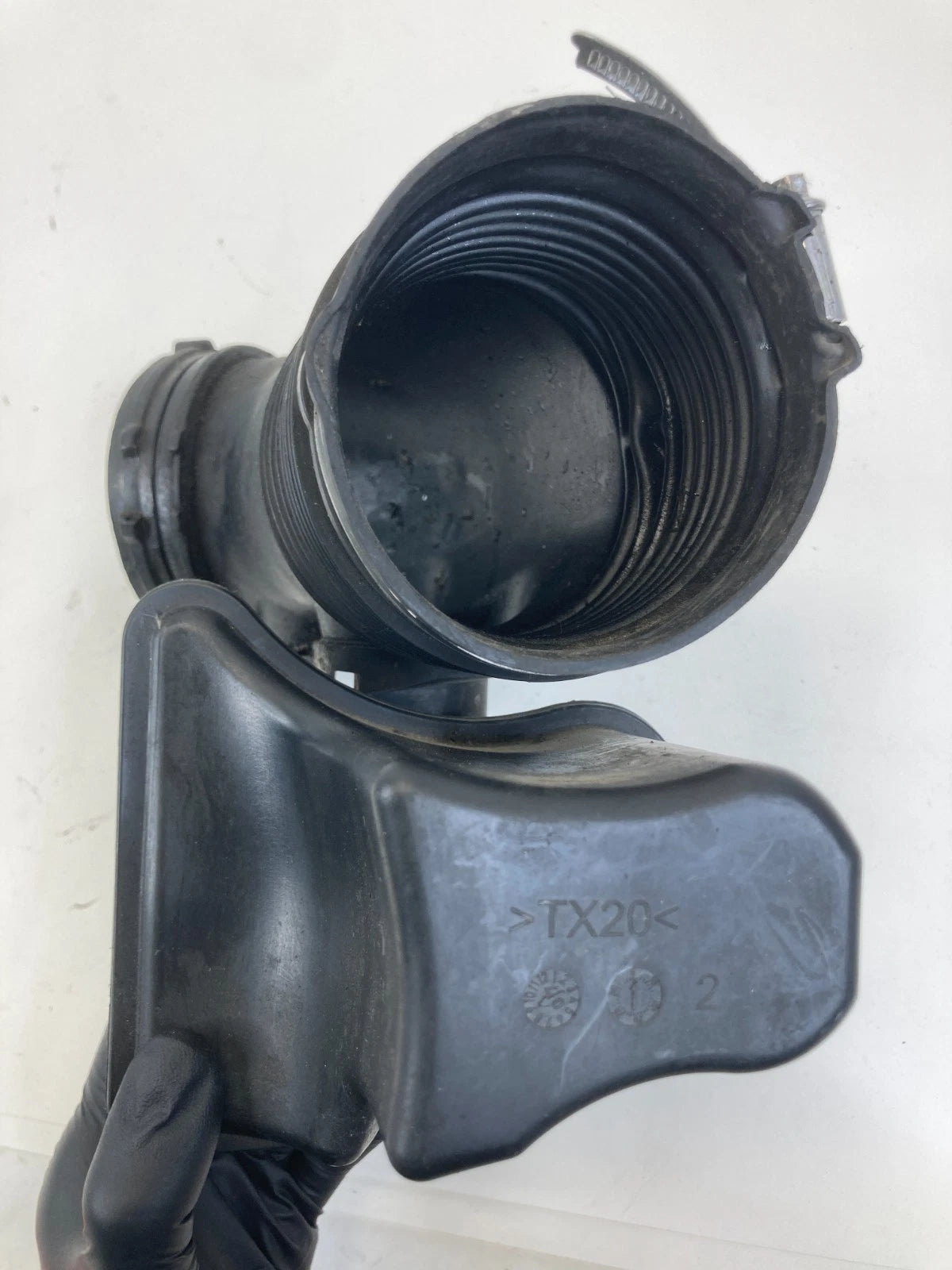 2007 2008 BMW 328XI 07-13 328I AIR INTAKE HOSE TUBE DUCT PIPE BOOT 13717536004