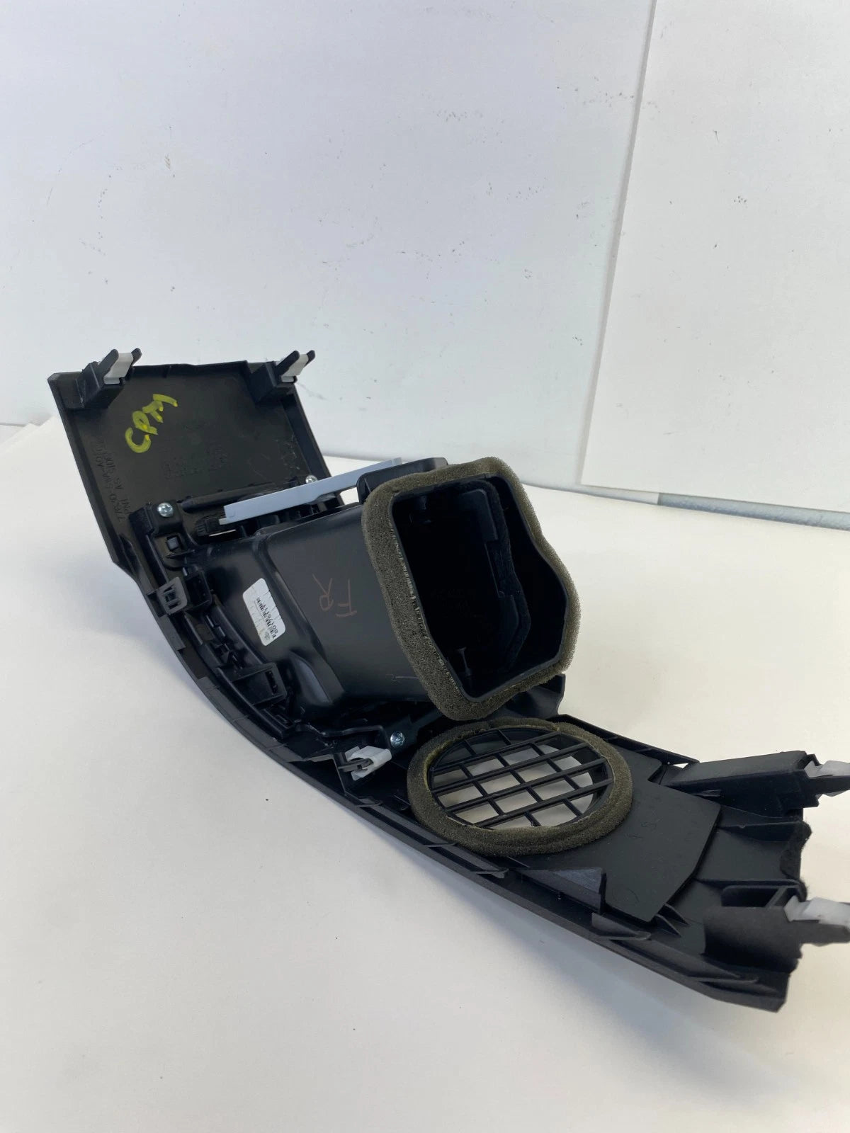 2007-2011 HONDA CR-V RIGHT PASSENGER SIDE DASH AIR VENT BEZEL 77630-SWA-A0 OEM
