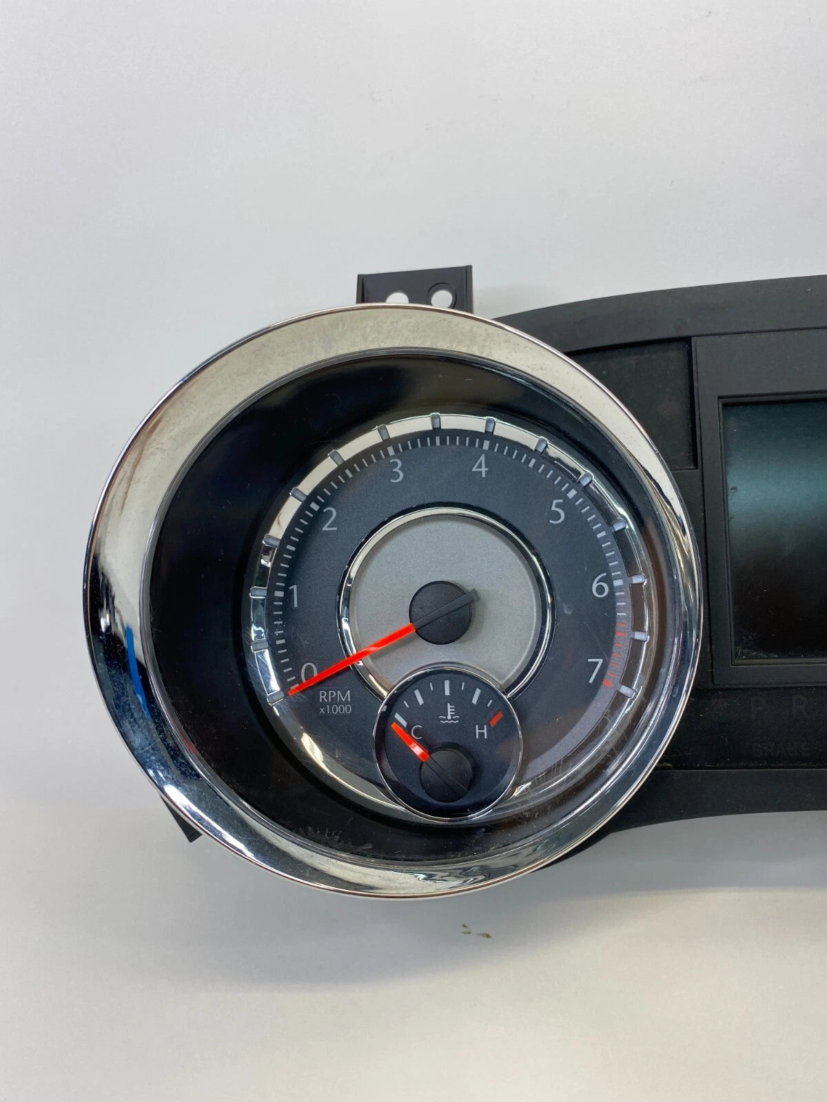 11 12 CHRYSLER TOWN & COUNTRY INSTRUMENT CLUSTER SPEEDOMETER 147K 68055682AG