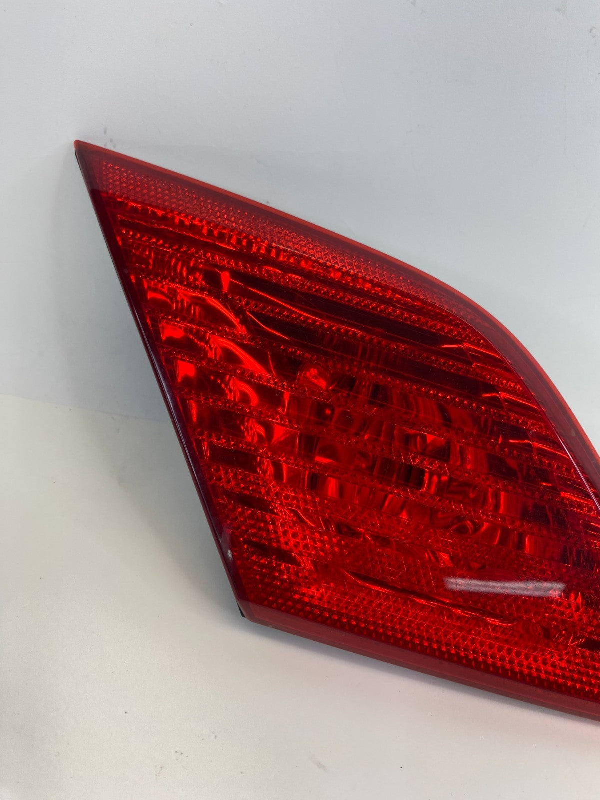 2003 2004 Toyota Avalon Left Driver Inner Trunk Lid Tail Light Taillight OEM