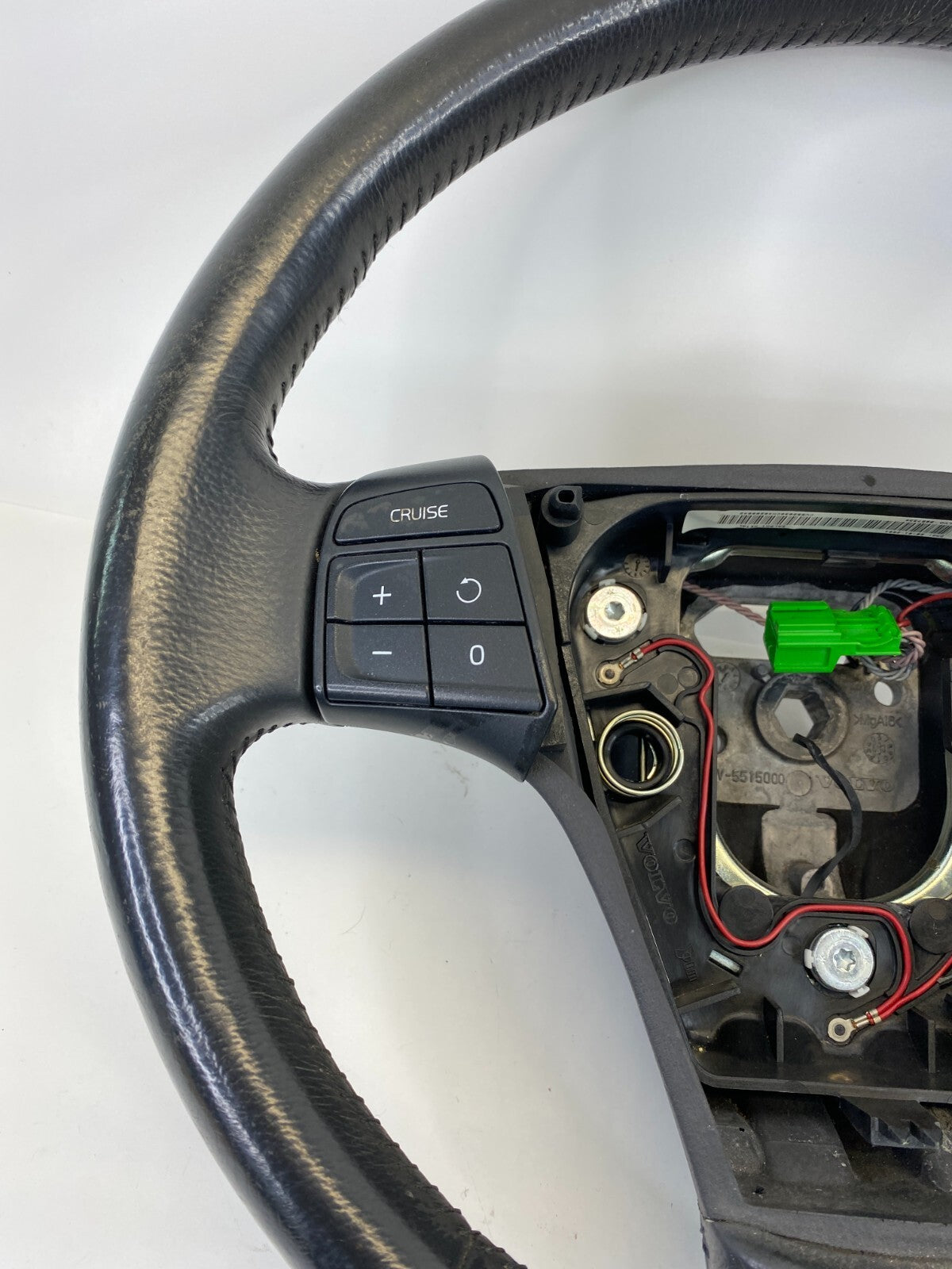 2004 2005 2006 2007 Volvo S40 Steering Wheel w Cruise & Audio Control Switch OEM