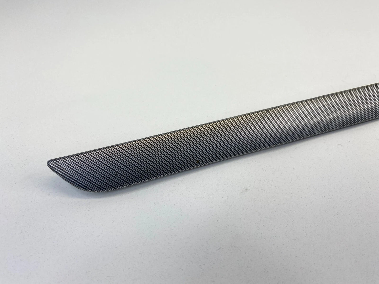2005-2009 VOLKSWAGEN JETTA FRONT RIGHT PASSENGER DOOR TRIM MOLDING 1K4-867-440