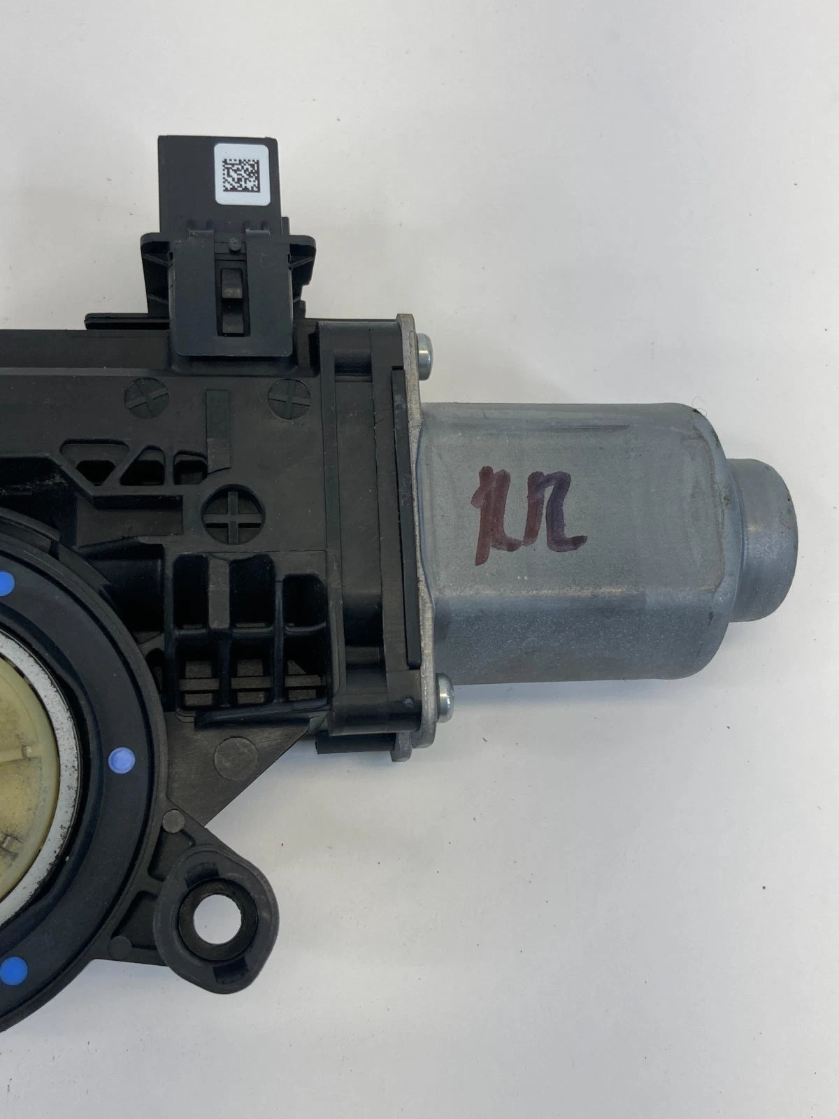 2012-2022 VOLKSWAGEN PASSAT REAR RIGHT PASSENGER SIDE LIFT MOTOR OEM 561-959-812