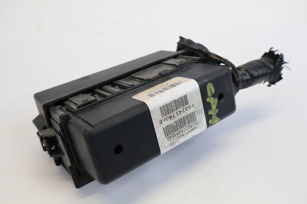 2015 JEEP COMPASS AUXILIARY RELAY FUSE BOX MODULE JUNCTION FUSEBOX 68241740AB
