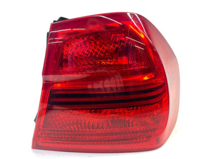 07 08 BMW 328I REAR RIGHT SIDE OUTER TAIL LIGHT TAILLIGHT TAIL LAMP I090028 OEM