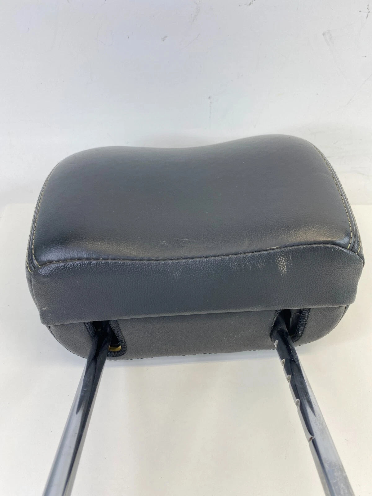2014-2019 KIA SOUL FRONT RIGHT PASSENGER SIDE SEAT HEADREST ASSEMBLY BLACK OEM