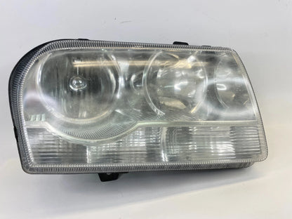 2005-2010 CHRYSLER 300 RIGHT PASSENGER SIDE HEADLIGHT HEADLAMP HALOGEN OEM