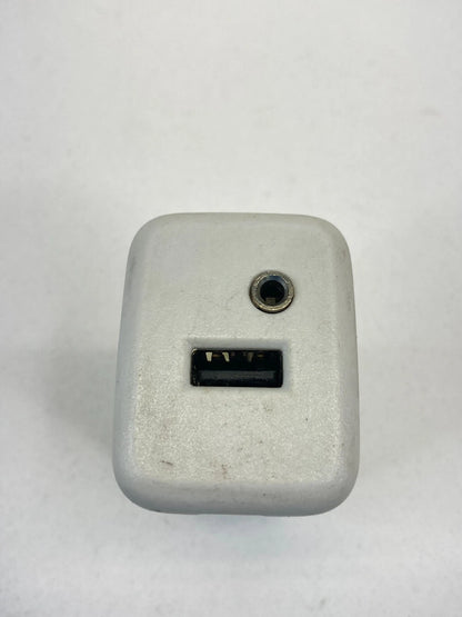 2016-2020 CHEVROLET IMPALA CENTER CONSOLE AUDIO PLAYER AUXILIARY JACK USB SOCKET