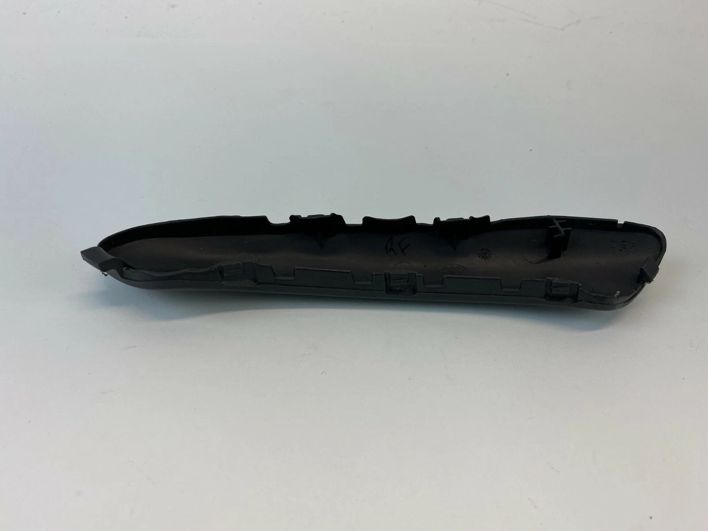 2000-2004 FORD FOCUS FRONT RIGHT PASSENGER DOOR PANEL PULL HANDLE BEZEL COVER